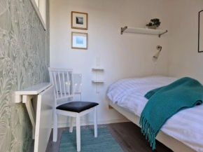 Övernattningsrum i separat gästhus på Sävastön in Boden